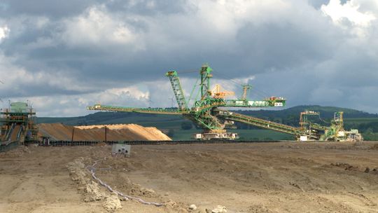 Kopalnia buduje drugi wał ziemny