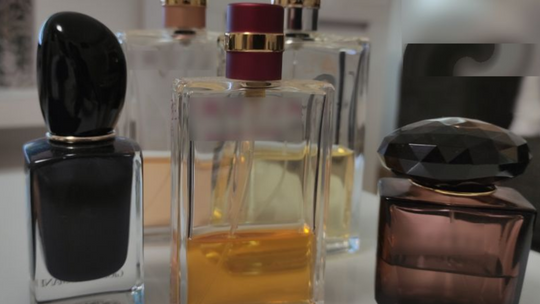 Policjanci z Bogatyni zatrzymali złodzieja perfum – wartość łupu to 3 tysiące złotych Policjanci z Bogatyni zatrzymali złodzieja perfum – wartość łupu to 3 tysiące złotych