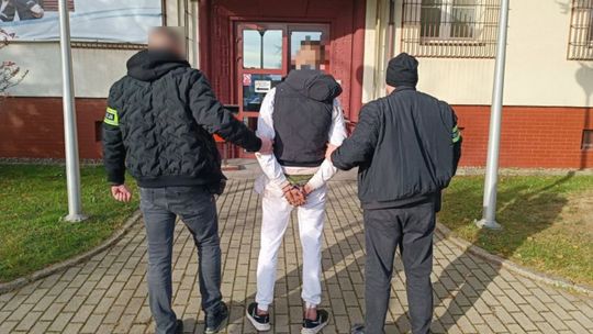 Policjanci ze Zgorzelca zatrzymali sprawcę kradzieży rozbójniczej i zniszczenia mienia Policjanci ze Zgorzelca zatrzymali sprawcę kradzieży rozbójniczej i zniszczenia mienia