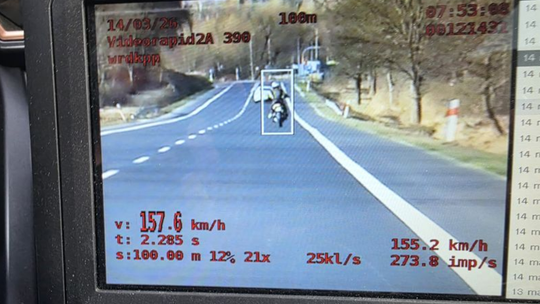 Stracili prawa jazdy za prędkość poza miastem – nowe przepisy już obowiązują