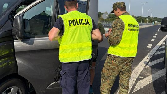 Tymczasowa kontrola graniczna trwa! Setki zatrzymań, odmowy wjazdu i przemytnicy w rękach służb
