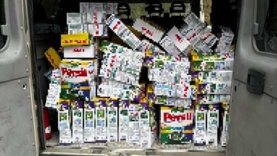 Zatrzymani za nielegalne papierosy i podróbki – straty Skarbu Państwa sięgają 700 tys. zł