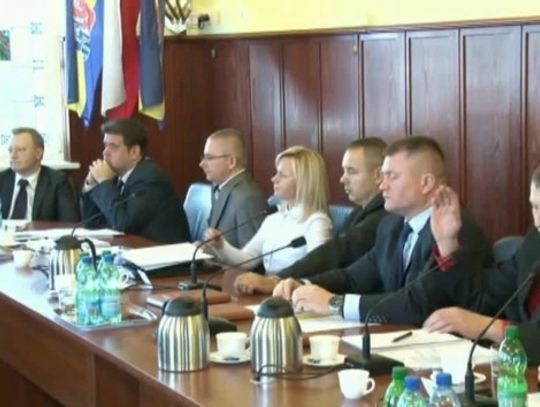145 milionów dochodów