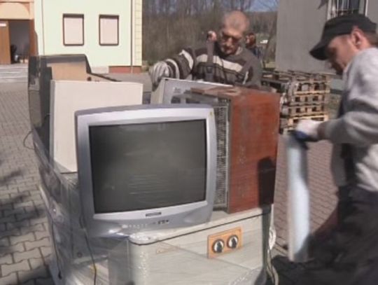 Elektrośmieci w bogatyńskich parafiach