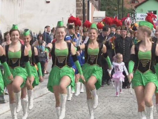 Kolorowy początek Karbonaliów