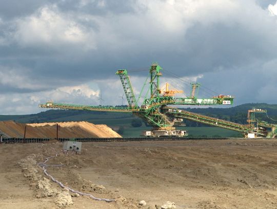 Kopalnia buduje drugi wał ziemny