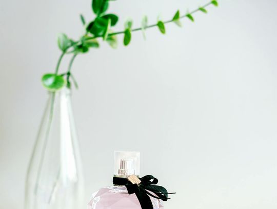 Luksusowe perfumy – sekretne składniki unikatowych zapachów