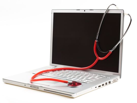 Migający ekran w laptopie i co dalej? Poznaj sposoby naprawy 