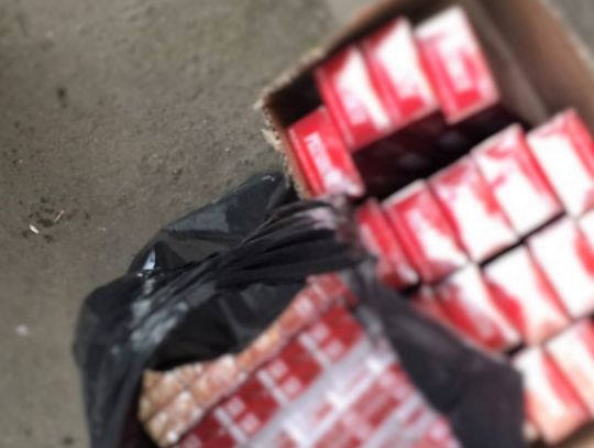 Na jednym z targowisk powiatu zgorzeleckiego ujawniono nielegalne wyroby tytoniowe