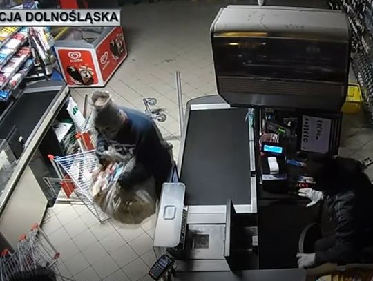 Okradali sklepy „wjeżdżając” do środka samochodem – zostali tymczasowo aresztowani