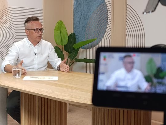 Pod Lupą - Mirosław Plichta