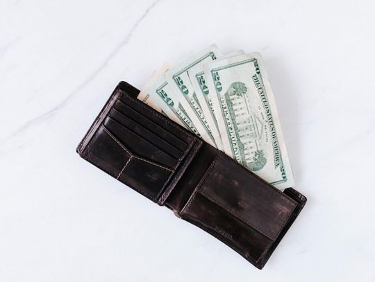 Portmonetka męska skórzana – praktyczny i stylowy dodatek dla mężczyzn Portmonetka męska skórzana – praktyczny i stylowy dodatek dla mężczyzn