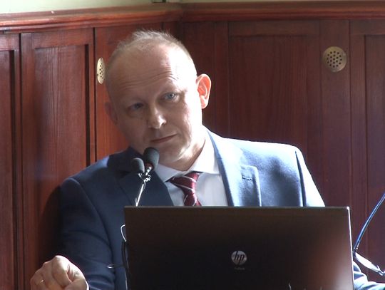 Radny Jerzy Wiśniewski zarzuca burmistrzowi błąd polityczny