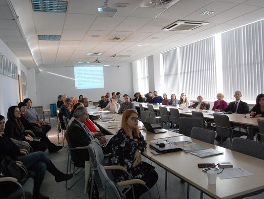 Sprawiedliwa transformacja energetyczna Dolnego Śląska.   Od węgla ku oszczędnej, odnawialnej i rozproszonej energii