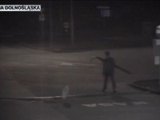 Szlaban zagrodził mu drogę