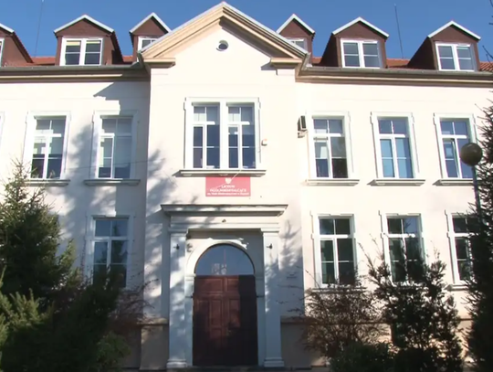 „To nasze dziedzictwo” – dyrektor broni liceum w Bogatyni