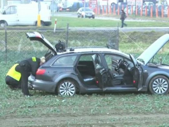 Ukradł auto i schował sie w szafie 