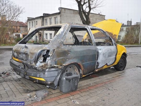Ukradł samochód i go podpalił - został zatrzymany przez policjantów