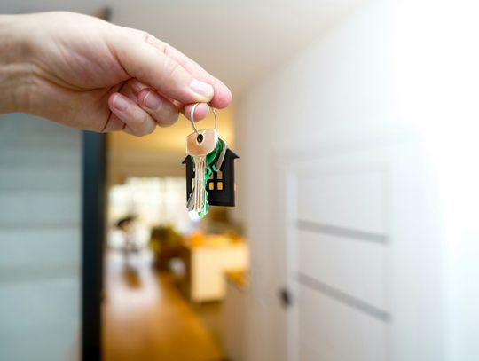 Umowa rezerwacyjna mieszkania – bezpieczne rozwiązanie dla kupujących