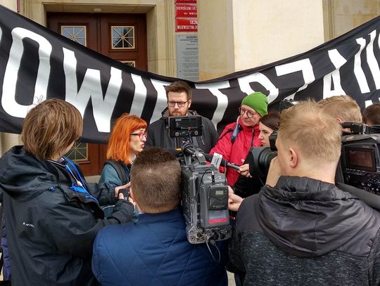 Węgiel brunatny jak dopalacz. Zakazane do spalania paliwo z Kopalni Turów nadal jest sprzedawane.