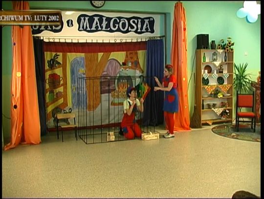 Z archiwum TV - Przedstawienie Jaś i Małgosia w Szkole Podstawowej nr 3 - luty 2002