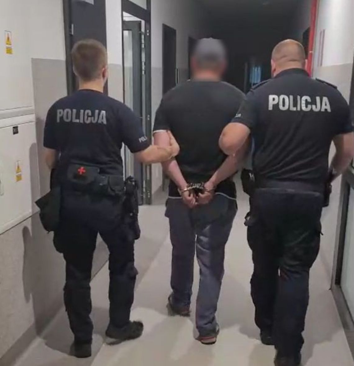 Kierujący Volkswagenem z ośmioma zakazami i pod wpływem metamfetaminy zatrzymany przez policję w Bogatyni