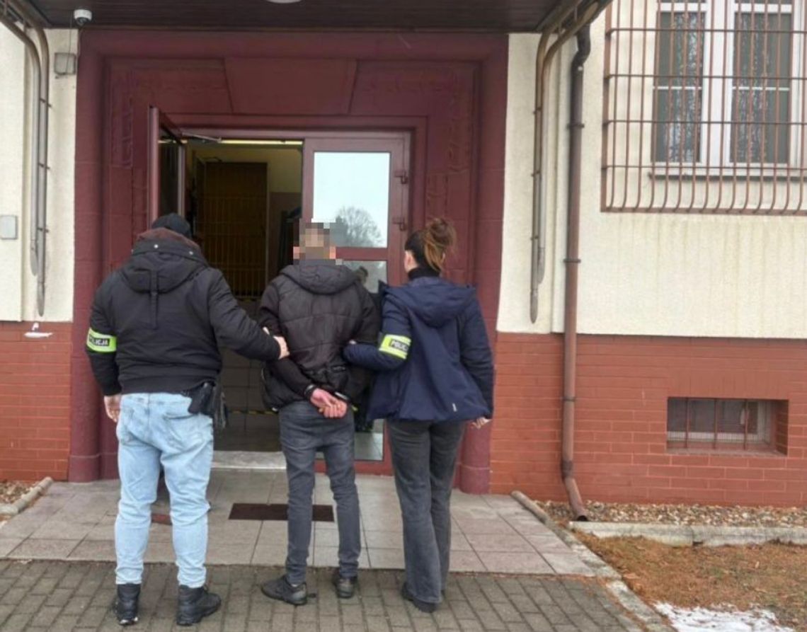 Kradzieże za ponad 2,5 tys. zł. Policja zatrzymała poszukiwanego 40-latka