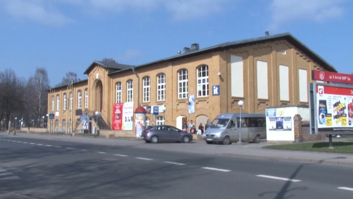 Naprawią dach w BOK-u