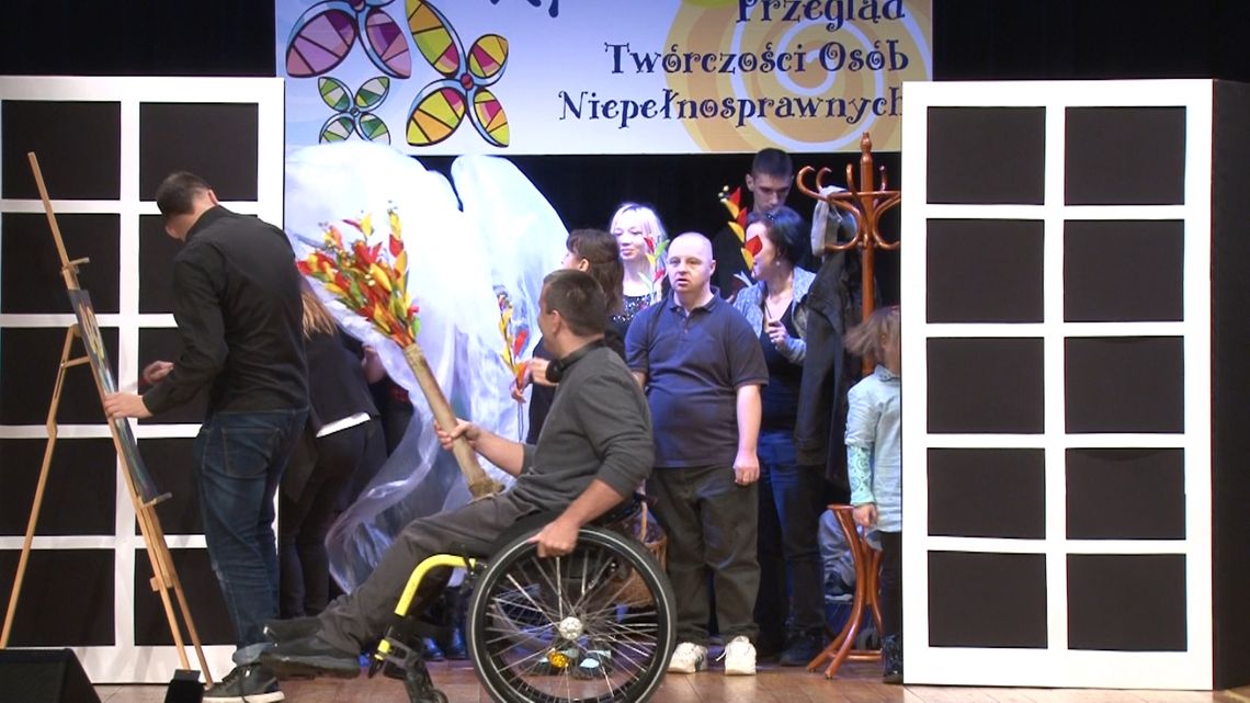 Niepełnosprawni na scenie