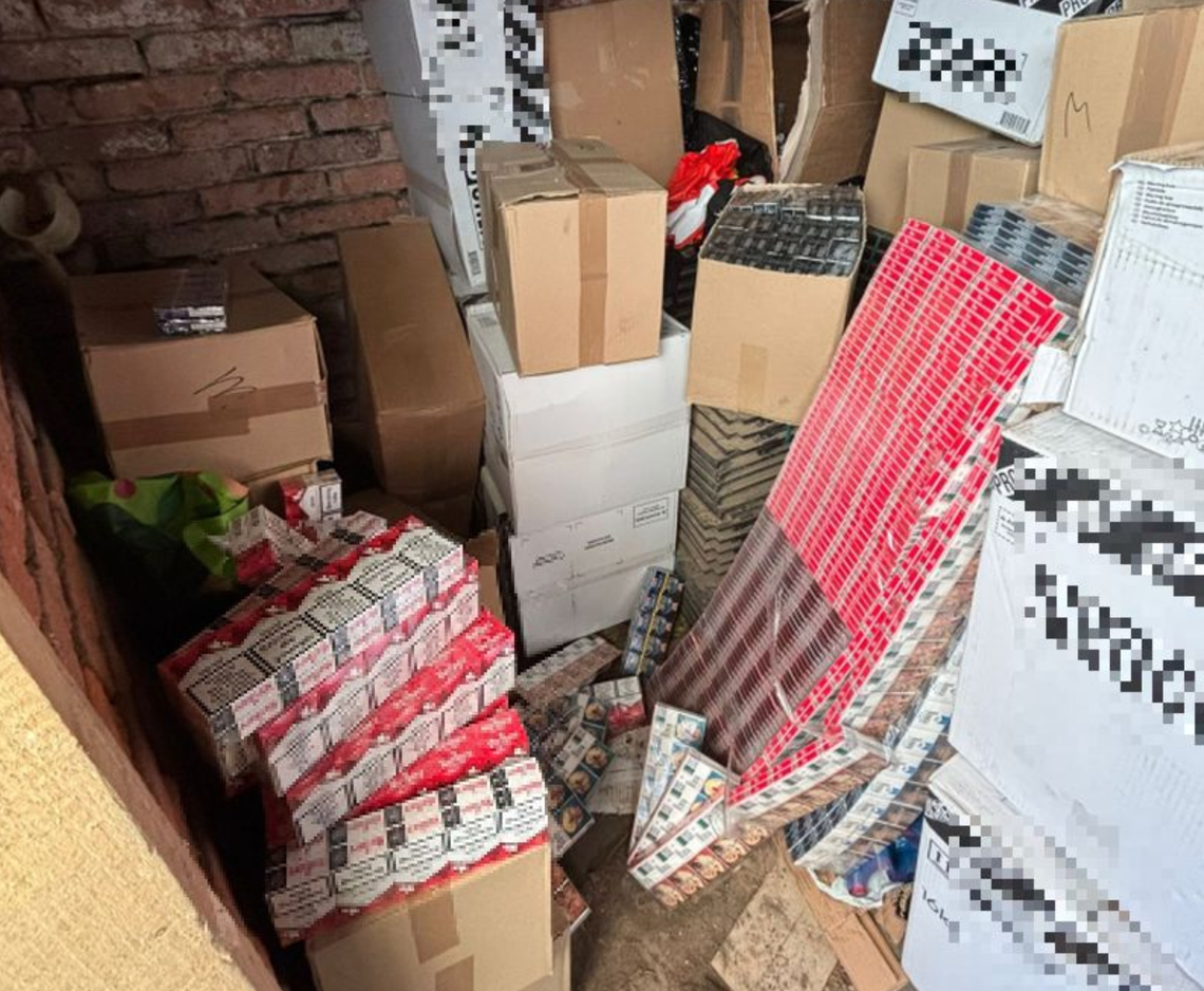 Nielegalne papierosy ujawnione podczas interwencji w Bogatyni. 34-latka usłyszała zarzut paserstwa akcyzowego Nielegalne papierosy ujawnione podczas interwencji w Bogatyni. 34-latka usłyszała zarzut paserstwa akcyzowego