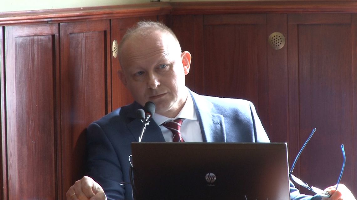Radny Jerzy Wiśniewski zarzuca burmistrzowi błąd polityczny