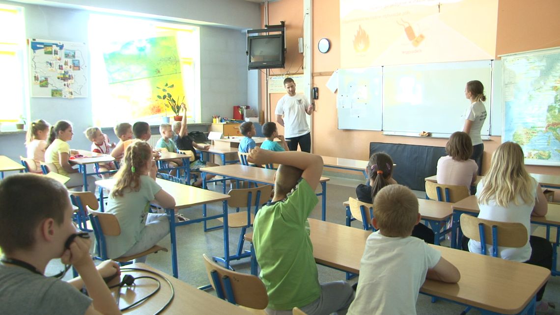 Studenci uczyli maluchów Studenci uczyli maluchów