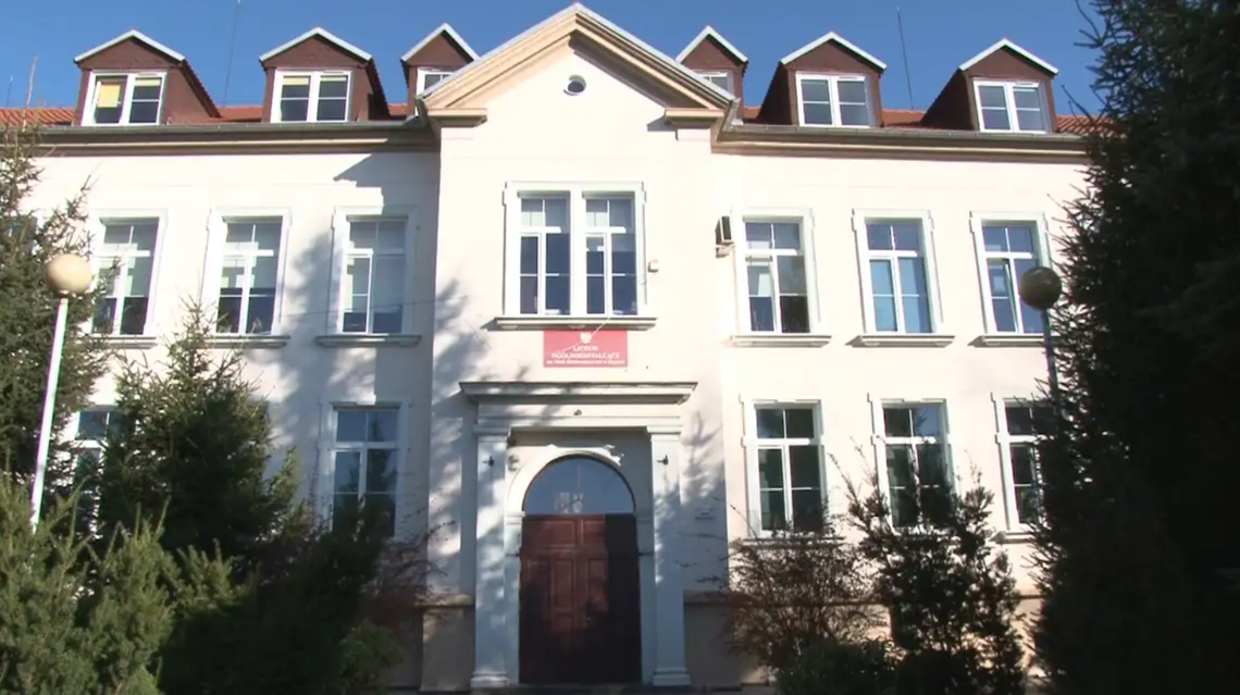 „To nasze dziedzictwo” – dyrektor broni liceum w Bogatyni