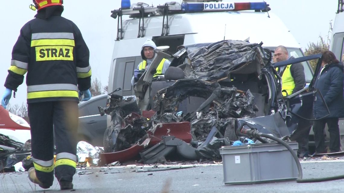 TRAGEDIA NA DZIAŁOSZYŃSKIEJ – 4 OSOBY NIE ŻYJĄ TRAGEDIA NA DZIAŁOSZYŃSKIEJ – 4 OSOBY NIE ŻYJĄ