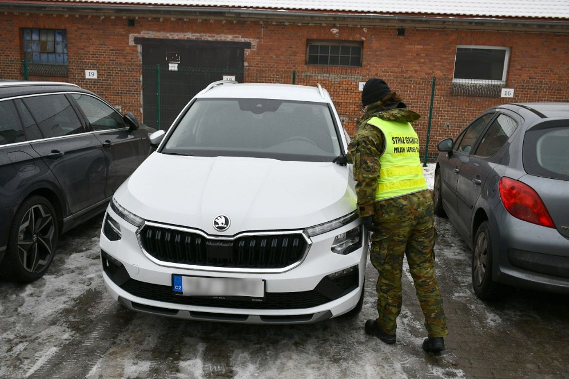 Auto z wypożyczalni okazało się kradzione. Straż Graniczna zatrzymała Skodę