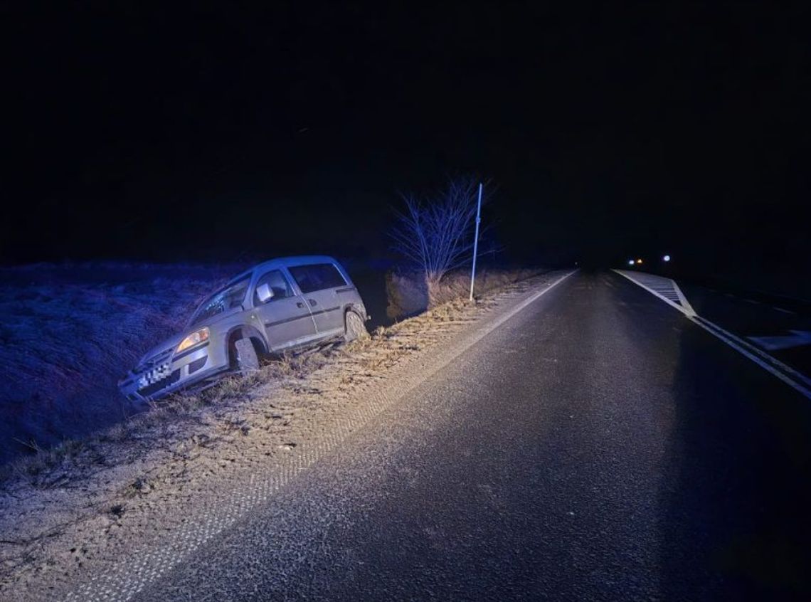 Wjechał do rowu podczas manewru wyprzedzania. Był pod wpływem alkoholu.