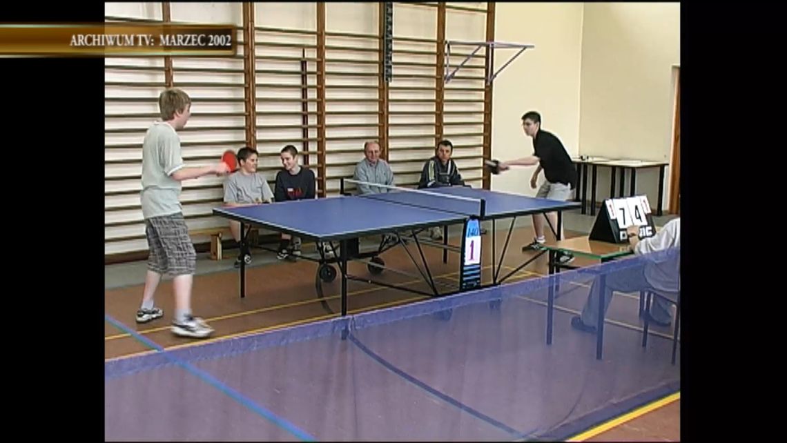 Z archiwum Tv - Drużynowe mistrzostwa powiatu w tenisie stołowym szkół gimnazjalnych - marzec 2002