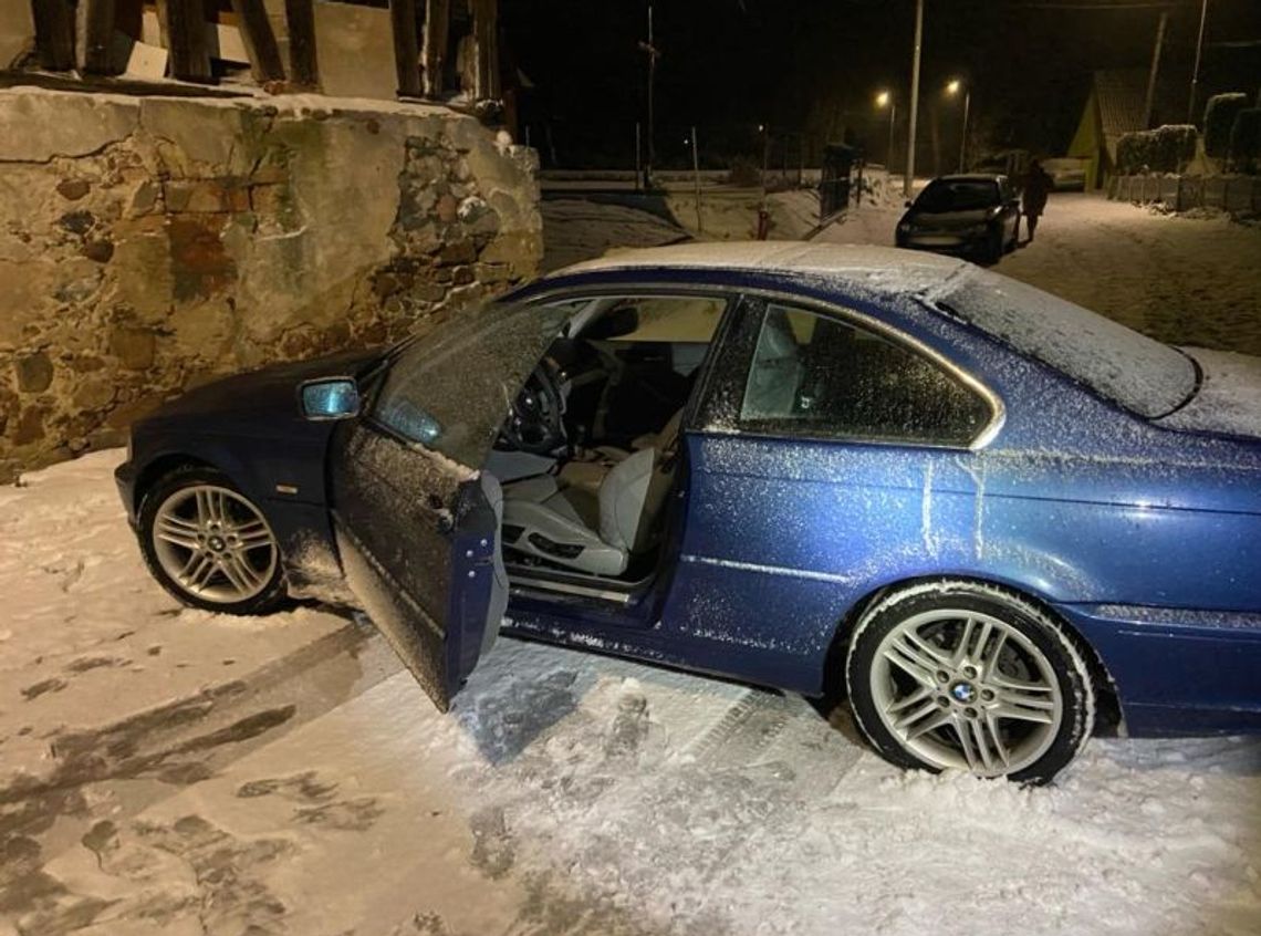 Zaoferował pomoc w uruchomieniu samochodu i… go ukradł